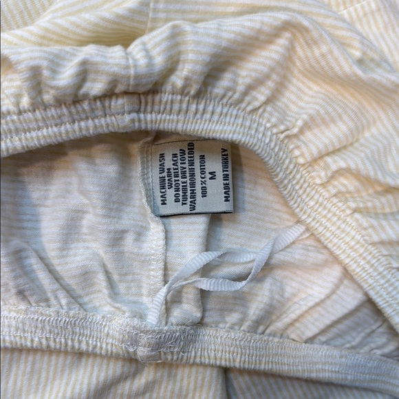 Amanda Stewart 2piece Pajama Set with Floral Accents, Size Medium, Preowned - Picture 2 of 13